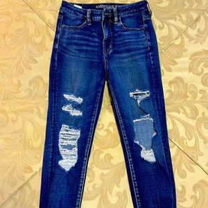 American Eagle Jeans, Size 4. LIKE NEW!